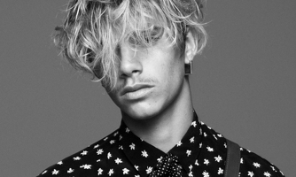 Romeo Beckham là gương mặt đại diện của Saint Laurent Thu – Đông 2021