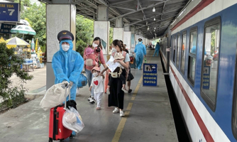Chuyến tàu nghĩa tình đưa 2.800 người dân Quảng Bình từ phía Nam về quê