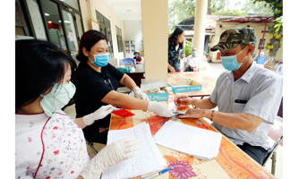 Không để người nghèo, người có hoàn cảnh khó khăn nào không được hỗ trợ