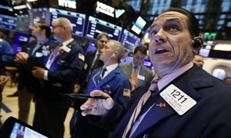 Chứng khoán Mỹ hồi mạnh, giá dầu bật tăng sau cuộc họp OPEC+