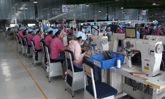 Doanh nghiệp những tháng cuối năm: Việc đang chờ người