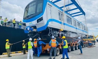 Metro số 1 Bến Thành – Suối Tiên: Thêm 4 đoàn tàu về đến TP.HCM