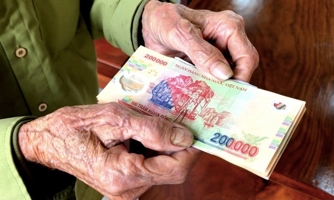 Tám nhóm đối tượng sẽ được tăng 7,4% lương hưu từ 1/1/2022