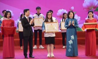 Quảng Ninh: Học sinh đạt Huy chương Vàng cấp quốc tế được thưởng 700 triệu đồng 