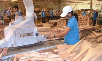 Xuất khẩu đạt kỷ lục gần 15 tỷ USD,  gỗ Việt vẫn lo ngay ngáy bị hàng Trung Quốc "đội lốt" 