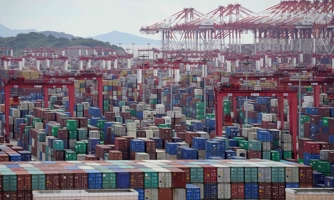 Trung Quốc lập kỷ lục thặng dư thương mại 676 tỷ USD trong năm 2021