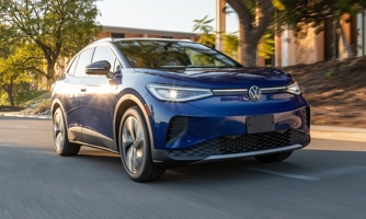 Dám chi 100 tỷ USD phát triển xe điện, Volkswagen vẫn phải “hít khói” Tesla