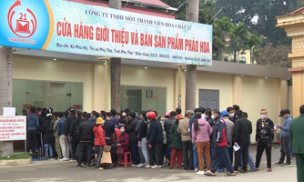 Yêu cầu Nhà máy Z 121 tuân thủ luật cạnh tranh, không ép người dân mua combo pháo hoa