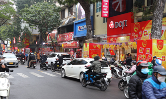 Ngày vía Thần Tài: Người dân xếp hàng mua vàng không đông như mọi năm
