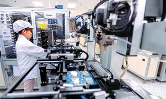 Thị trường lao động quý 1/2022 phục hồi nhưng chưa bền vững