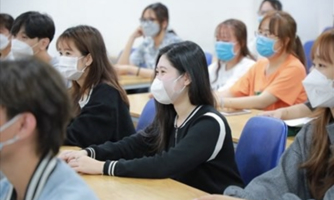 Dịch bệnh phức tạp nhiều trường đại học quyết định chuyển học trực tuyến