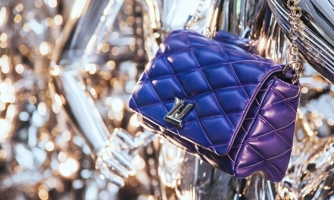 Louis Vuitton bồi thường 1 triệu USD vì vi phạm bản quyền một thiết kế khóa túi