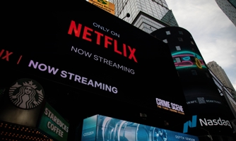 Số thuê bao giảm lần đầu tiên trong hơn 1 thập kỷ, Netflix mất 39 tỷ USD vốn hoá