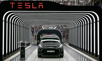 Nhà đầu tư lo Elon Musk bán cổ phiếu lấy tiền mua Twitter, Tesla mất 126 tỷ USD vốn hoá trong một phiên