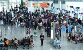 Sân bay Nội Bài, Tân Sơn Nhất đón khách kỷ lục, mở màn cao điểm hè 2022