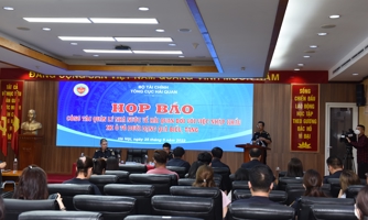 Tổng cục Hải quan nói gì về nhập khẩu xe sang "đội lốt" quà biếu tặng?