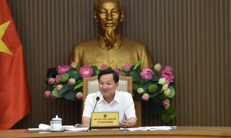 Trước "bão giá" toàn cầu, Phó Thủ tướng yêu cầu quản lý chặt giá hàng hoá thiết yếu "sát sườn" người dân