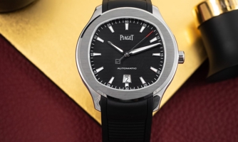 Piaget Polo Date Black 42mm: Sự thanh lịch đời thường