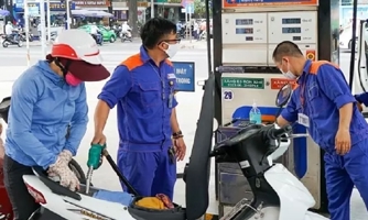 Giá xăng dầu đồng loạt "hạ sốt"