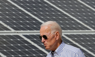 Tỷ lệ ủng hộ ông Biden giảm xuống mức thấp kỷ lục