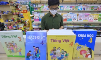 Lo áp lực lạm phát, hai Bộ hợp lực kiểm soát chặt giá sách giáo khoa và học phí