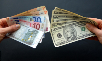 EUR “rơi” sâu và doanh nghiệp nên ứng phó thế nào?
