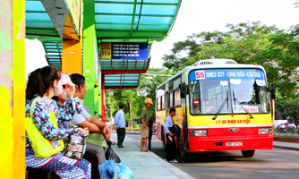 Giải bài toán càng “đốt” ngân sách, hành khách vận tải công cộng càng giảm