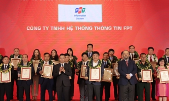 Vietnam Report vinh danh FPT IS tại Lễ trao giải Top 10 Công ty Uy tín 2022 
