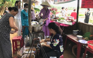 Đến Quảng Nam, ăn mì Quảng Phú Chiêm    