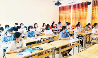 Không bắt buộc môn Ngữ văn sử dụng hình thức kiểm tra trắc nghiệm khách quan kết hợp tự luận