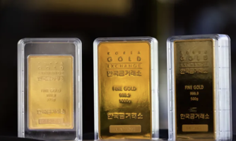 Giá vàng giằng co sau động thái của các ngân hàng trung ương, SPDR Gold Trust lại bán ròng
