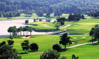 Hà Nội muốn thu hút khách cao cấp bằng du lịch golf
