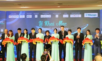 Khai mạc triển lãm hàng không Việt Nam 