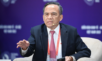"Giao dịch đất đai qua sàn hay không là do Luật Kinh doanh bất động sản, Luật Đất đai không nên quy định"