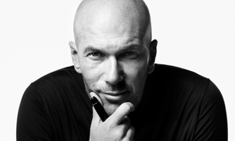 Zinédine Zidane sẽ làm gì khi cầm cây bút xa xỉ Montblanc?