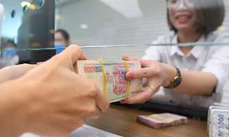 Áp lực NIM thu hẹp, ngân hàng trông ngóng vào cho vay bán lẻ và CASA