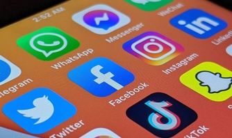 Phần lớn chi phí Digital Marketing vẫn đang chảy về túi các "ông lớn" Google và Facebook