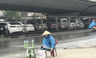 Bộ Công thương giải thích về thông tin cấm mua xăng bằng thùng, can, chai