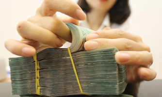 Tỷ giá có thể nguôi ngoai nhưng lãi suất là vấn đề cần được lưu ý