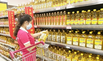 TP.HCM: Hoạt động thương mại phục vụ Tết đang nóng lên từng ngày