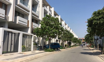 Biệt thự và nhà liền kề vẫn khó giảm giá