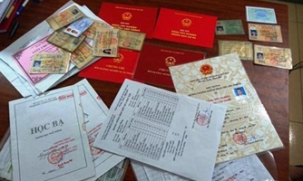 Dán tem bảo hiểm để chống văn bằng, chứng chỉ giá
