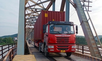 Đề nghị nâng cấp cây cầu độc nhất đi chung đường bộ và đường sắt tại Bắc Giang