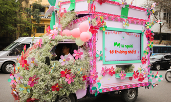 Thông điệp gửi mẹ qua chiếc chong chóng tuổi thơ