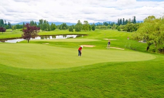Phát triển du lịch golf để hút khách quốc tế