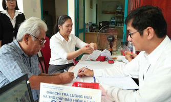 Hà Nội lập danh sách chi trả lương hưu thành 2 đợt