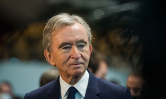 "Vua" hàng hiệu Pháp Bernard Arnault ngày càng giàu hơn Elon Musk
