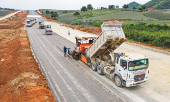 Thưởng tiền cho nhà thầu rút ngắn thời gian xây dựng 15 dự án giao thông trong chương trình phục hồi