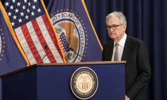 Fed “rón rén” phát tín hiệu ngừng tăng lãi suất sau 10 lần nâng không nghỉ