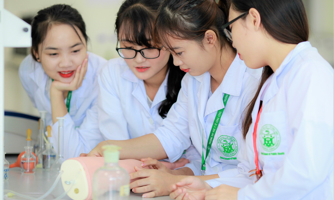 Biến động học phí ở các trường y, dược năm học 2023-3024